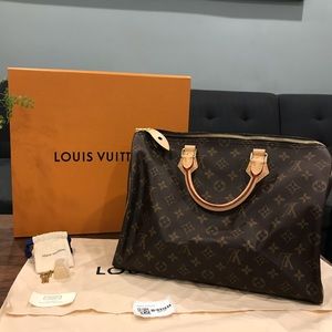 100% Authentic Louis Vuitton Speedy monogram 35 handbag. Brand new never used.
